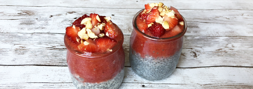 Pudding chia z truskawkową polewą